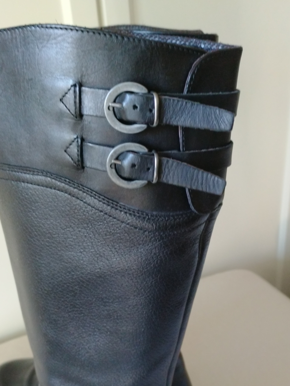 Aldo Tall Black Leather Boots with buckles, size 40 - Picture 6 of 13